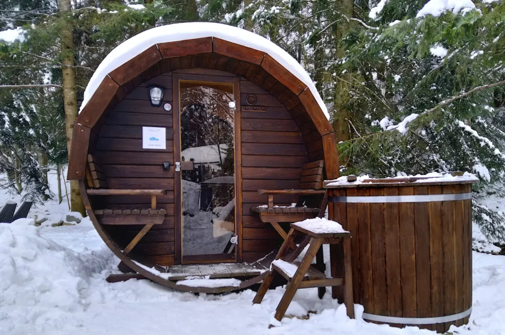 Sauna ogrodowa biberhaus fińska sucha mokra sauny ogrodowe zewnętrzne do ogrodu piec z piecem elektrycznym na drewno harvia huum drewniana biberhaus.com 78